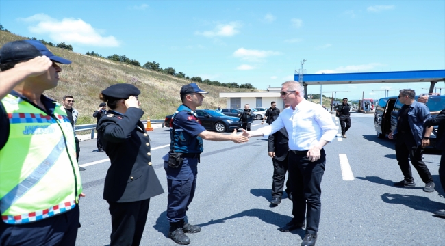 İstanbul Valisi Gül, kentte helikopterle incelemelerde bulundu