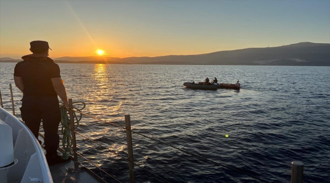 İzmir'in Dikili ilçesi açıklarında 10 düzensiz göçmen yakalandı