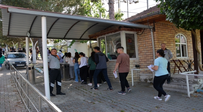 İzmir ve çevre illerde YKS'nin birinci oturumu yapıldı