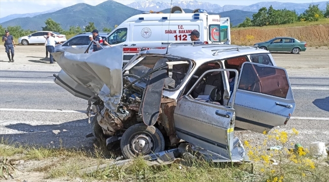 Kahramanmaraş'ta iki otomobilin çarpıştığı kazada 1 kişi öldü, 7 kişi yaralandı