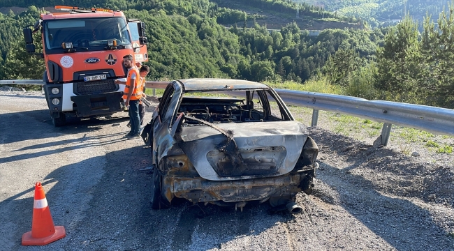 Kastamonu'da minibüsle otomobilin çarpışması sonucu 7 kişi yaralandı