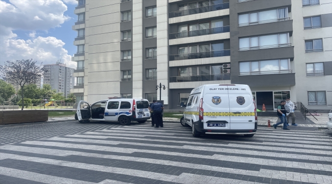 Kayseri'de güvercinini yakalamak için çıktığı rezidansın çatısından düşen kişi öldü