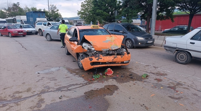 Kırıkkale'deki zincirleme trafik kazasında 2 kişi yaralandı