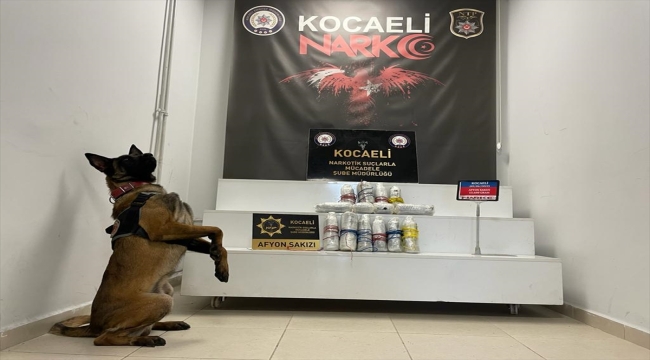 Kocaeli'de otomobilde 15 kilo 600 gram afyon sakızı ele geçirildi