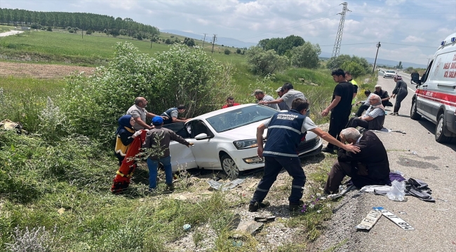 Kütahya'da trafik kazasında 2 kişi öldü, 4 kişi yaralandı