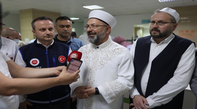 Kutsal topraklarda rahatsızlanan hacı adayları, Türk hekimlerince tedavi ediliyor