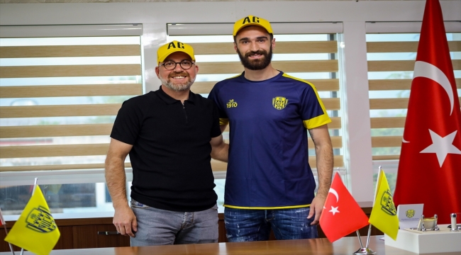 MKE Ankaragücü, Boşnak forvet Riad Bajic'i transfer etti