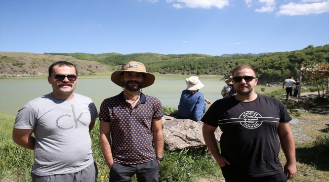 Nemrut Krater Gölü'nde bayram yoğunluğu yaşanıyor