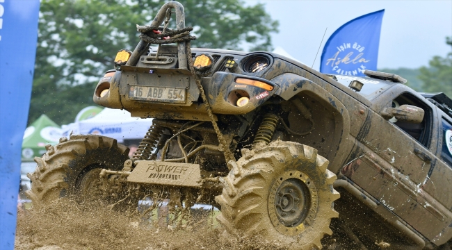 Off-road tutkunları Kocaeli'deki festivalde kıyasıya mücadele etti