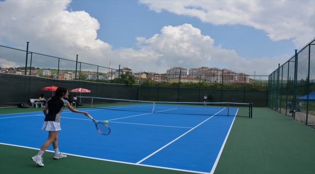 Okul sporlarında Gençler Türkiye Tenis Şampiyonası Manisa'da başladı