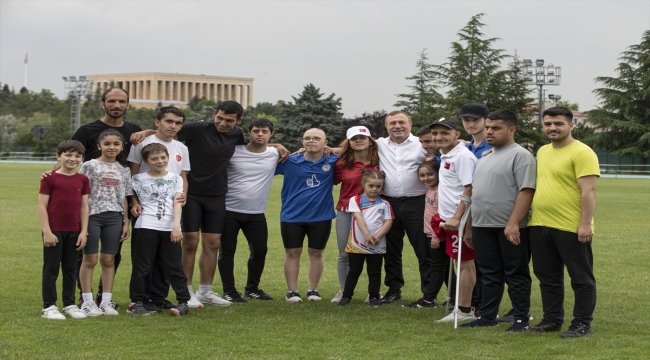 Özel sporcuların "manevi babası" Birol Aydın: "Bu çocuklar beyaz kağıt gibidir"