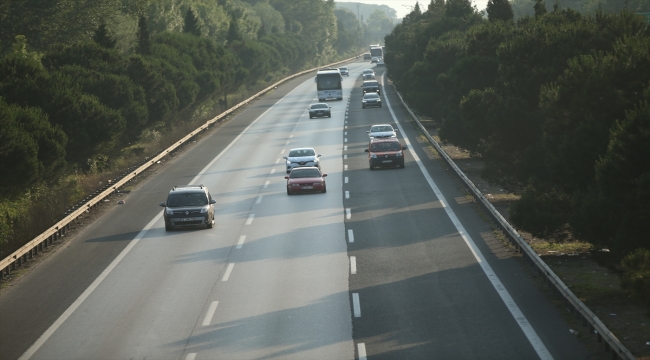 Sakarya, Düzce ve Bolu'da otoyoldaki bayram trafiği normale döndü