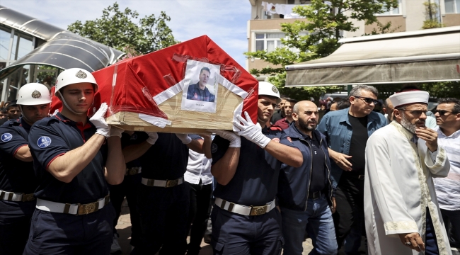 Şehit itfaiyeci Özcan Gök İstanbul'da son yolculuğuna uğurlandı