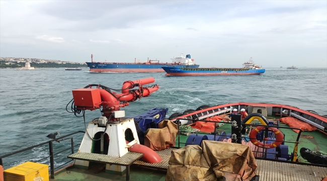 Üsküdar açıklarında arızalanan konteyner gemisi kurtarıldı