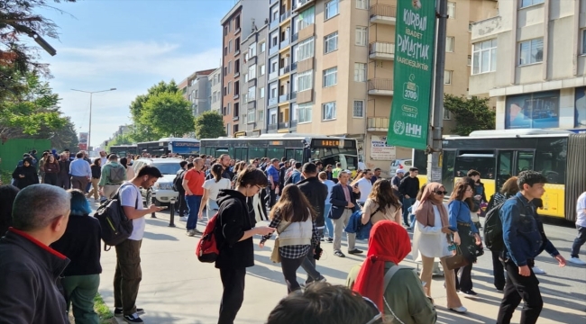 Üsküdar-Çekmeköy metrosundaki arıza nedeniyle yoğunluk oluştu