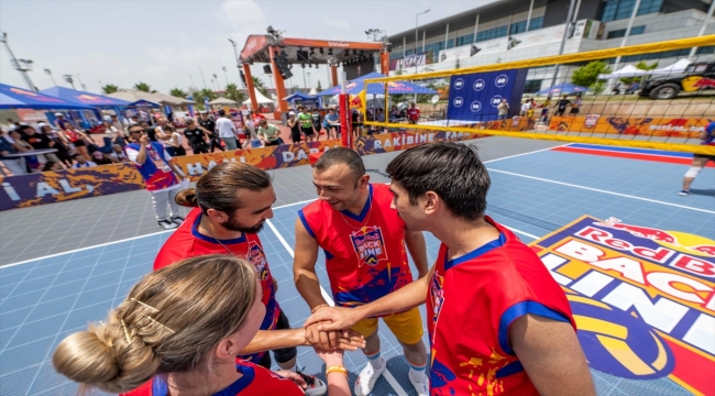 Voleybolu sokaklara taşımayı amaçlayan Red Bull Back Line başladı