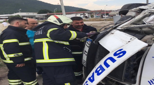 Yalova'da otomobille çarpışan minibüsteki 9 kişi yaralandı