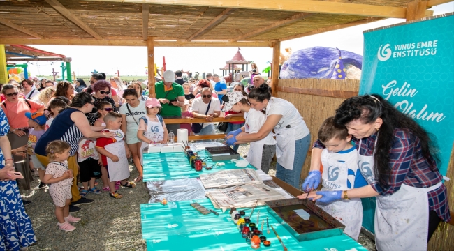 Yunus Emre Enstitüsü, Romanya'da çocuk şenliği düzenledi