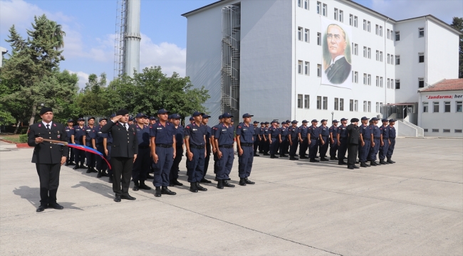 Adana'da eğitimlerini tamamlayan 56 acemi er yemin etti