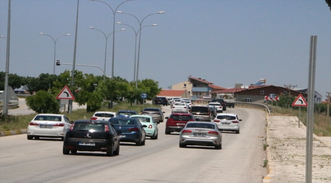 Afyonkarahisar'da bayram tatili dönüşü trafik yoğunluğu sürüyor