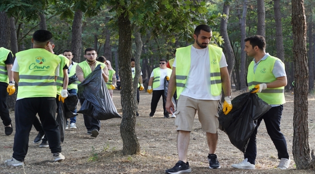 AK Parti İstanbul Gençlik Kolları, Beykoz ormanını temizledi