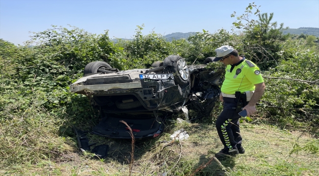 Anadolu Otoyolu'nda şarampole devrilen otomobilin sürücüsü öldü