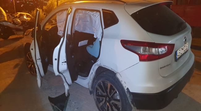 Antalya'da 3 otomobilin karıştığı kazada 1 kişi öldü, 1 kişi yaralandı