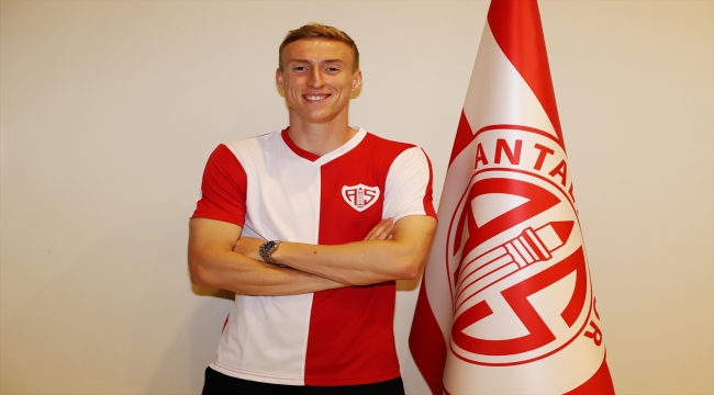 Antalyaspor, Polonyalı Adam Buksa'yı kiralık olarak kadrosuna kattı