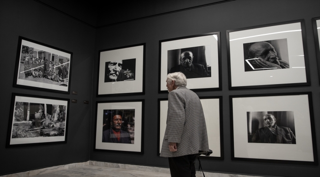 Aşık Veysel'in aile fotoğrafları ve hayatı Ankara'da sergileniyor