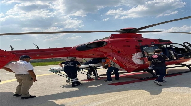 Aydın'da boğulma tehlikesi geçiren genç ambulans helikopterle Manisa'ya götürüldü