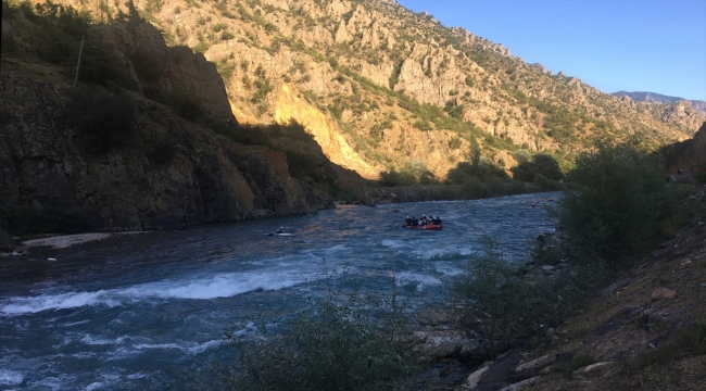 Barhal Çayı rafting tutkunlarını ağırlıyor