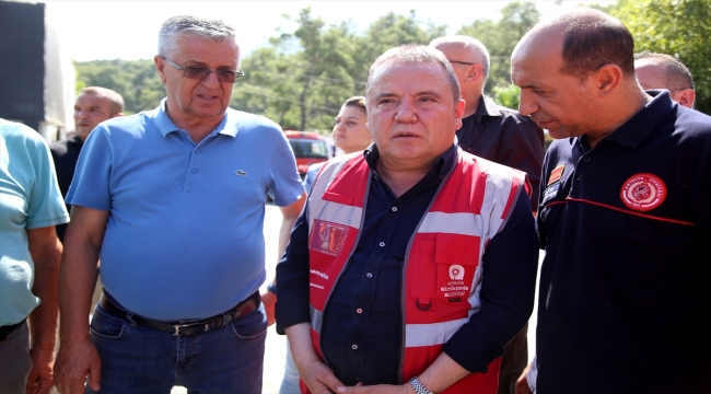 Başkan Böcek Antalya'daki orman yangınına ilişkin açıklamada bulundu: