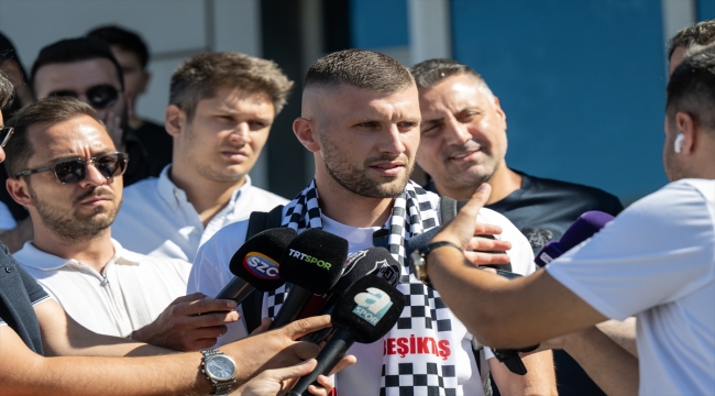 Beşiktaş'ın transfer görüşmelerine başladığı Ante Rebic, İstanbul'a geldi