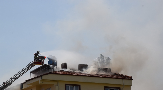 Bilecik'te yangın çıkan evde mahsur kalan 1'i bebek 3 kişi kurtarıldı