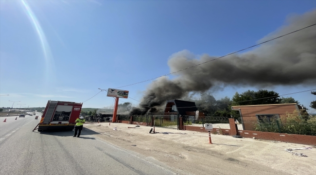 Bursa'da oto lastikçide çıkan yangın söndürüldü