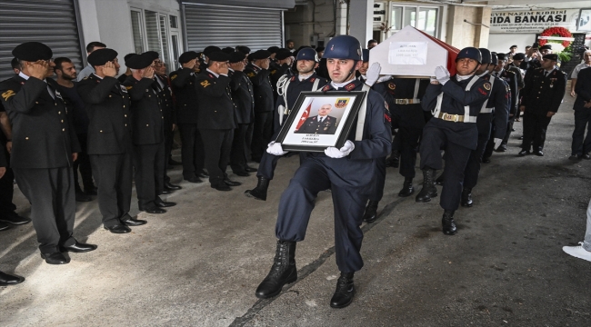 Çobanbey'de kalp krizi sonucu ölen astsubay İstanbul'da son yolculuğuna uğurlandı