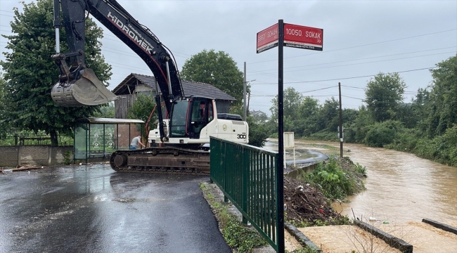 Düzce ve Sakarya'da sağanak etkili oluyor