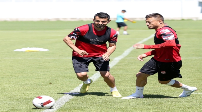 Emrah Başsan yeni adresi Sivasspor'da çok mutlu: