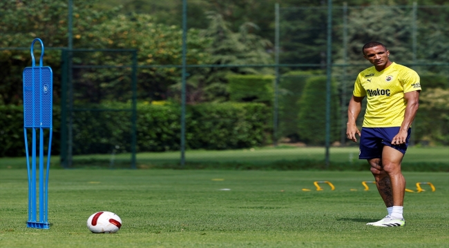 Fenerbahçe'de yeni transfer Becao, takımla ilk antrenmanına çıktı