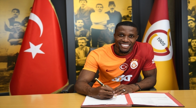 Galatasaray, Fildişi Sahilli futbolcu Wilfried Zaha ile 3 yıllık anlaşmaya vardı