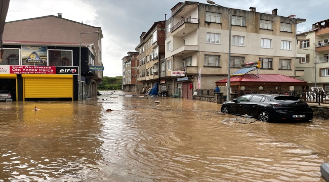 Giresun'da şiddetli yağış etkili oluyor