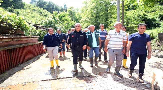 Kastamonu'nun Cide ilçesinde şiddetli yağış su baskınlarına neden oldu