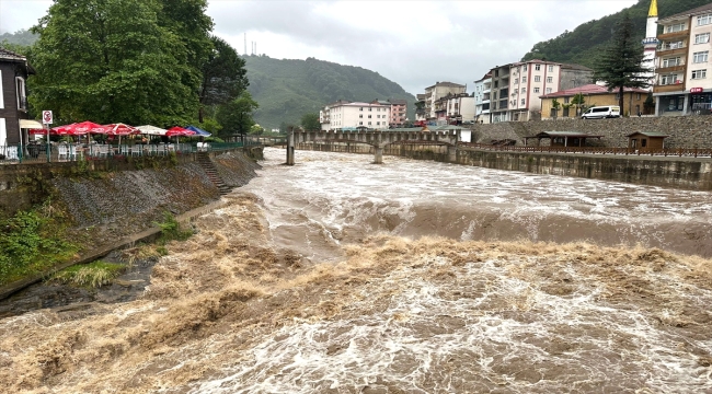 Ordu'da sağanak hayatı olumsuz etkiledi