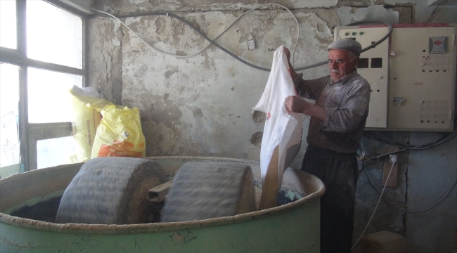 Hamallık yaparak satın aldığı değirmende 40 yıldır ter döküyor