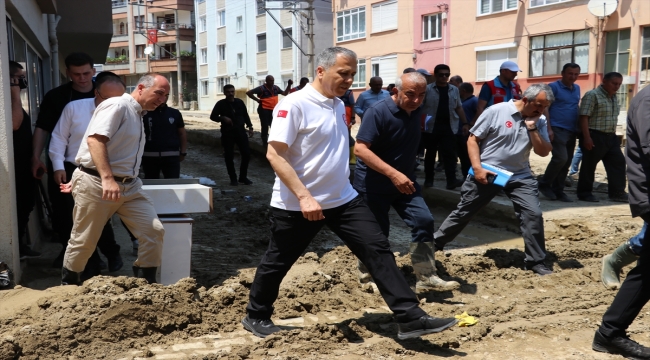 İçişleri Bakanı Yerlikaya, selden etkilenen Zonguldak'ta