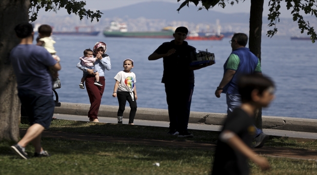 İstanbul'un tarihi ve turistik yerleri bayramın ardından sakin bir gün geçiriyor