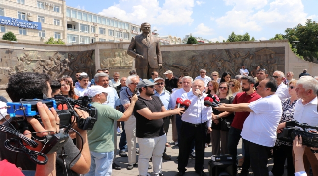 Kayseri'de CHP'li eski il başkanı genel merkezi protesto etti