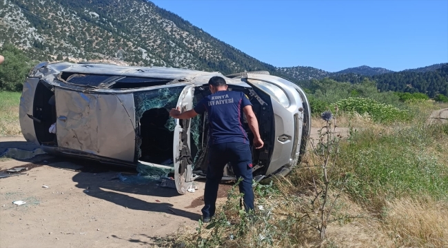 Konya'da devrilen otomobildeki 1 kişi öldü, 2 kişi yaralandı