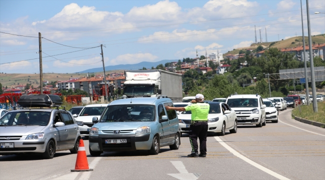 Kurban Bayramı tatili dönüşü Samsun-Ankara kara yolunda yoğunluk yaşanıyor