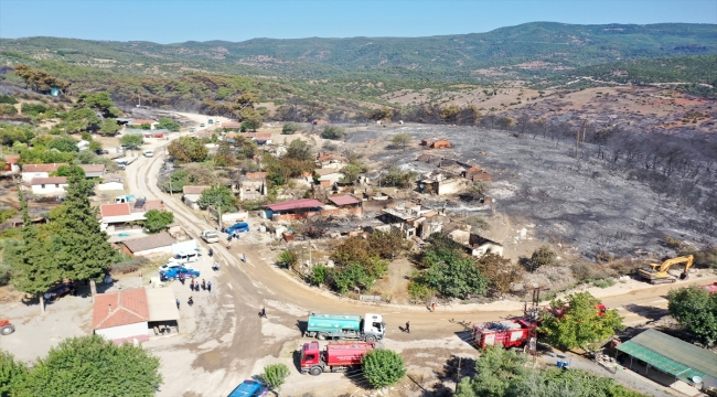 Manisa Saruhanlı'daki orman yangınını söndürme çalışmaları ikinci gününde sürüyor